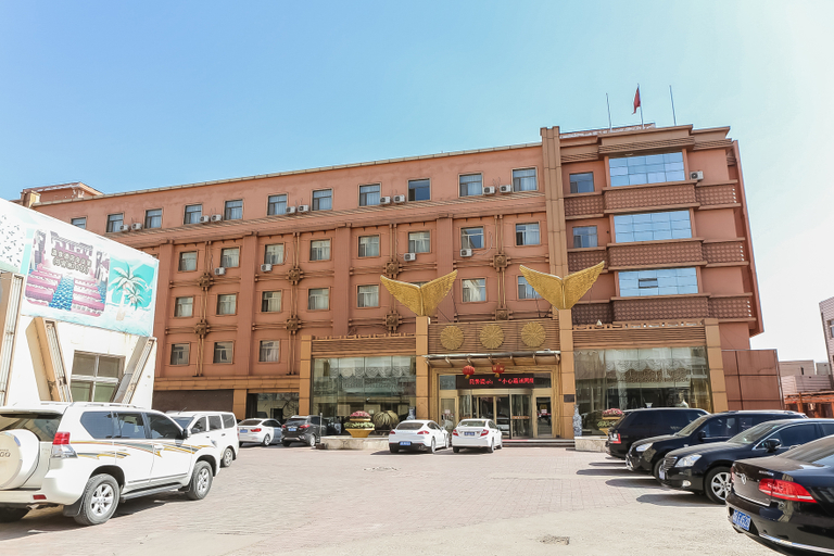 Exterior & Views