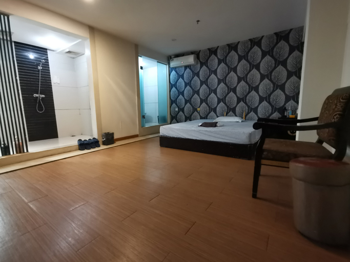 Bathroom 3, Zhongyang Holiday Hostel, Zhanjiang