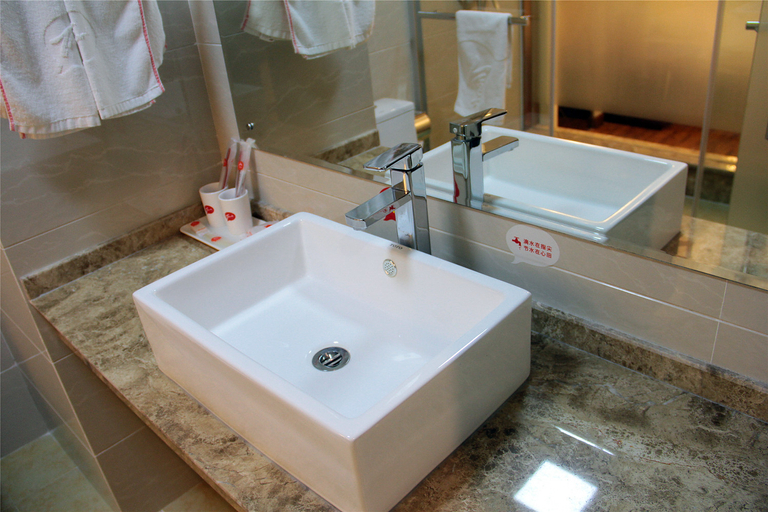Bathroom 3, Thank Hotel Jiangsu Yangzhou Jiangdu District Daqiao Town, Yangzhou
