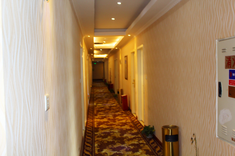 Others 4, Hello Hotel (Xindu Baoguang Temple), Chengdu