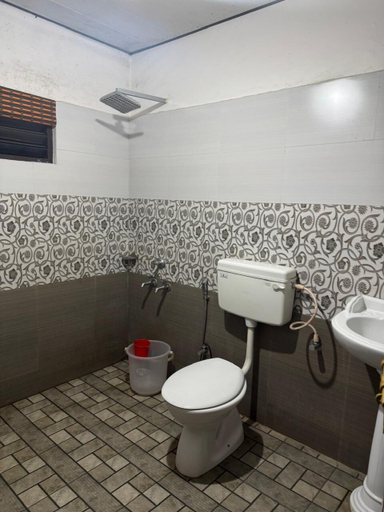 Bathroom, Periyar Holidays, Theni