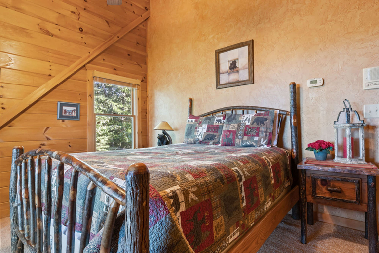 Room 5, Views for Miles Outdoor Fireplace Hot Tub, Fannin