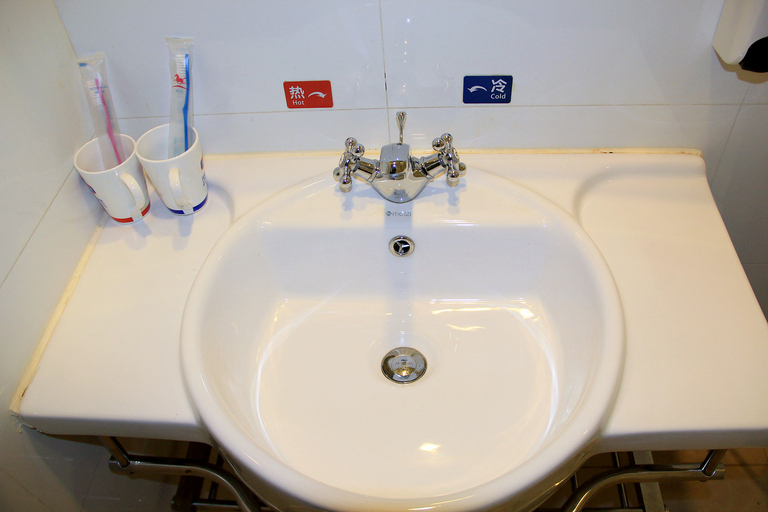 Bathroom 3, Hanting Hotel Zhaoyuan Hexi Road Culture Mall, Yantai