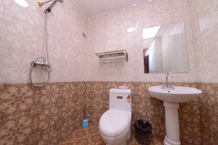 Bathroom, Harbin Dacheng Hotel, Harbin