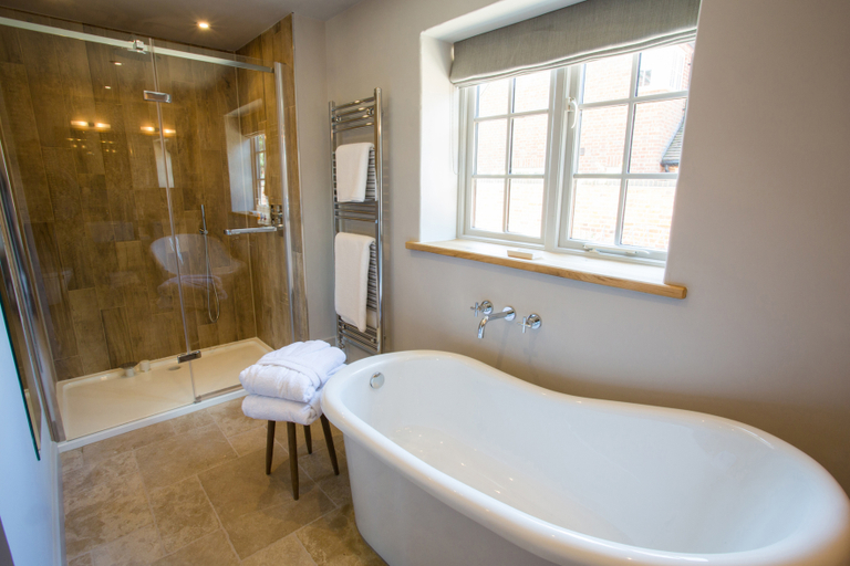 Bathroom 3, The Pointer, Buckinghamshire