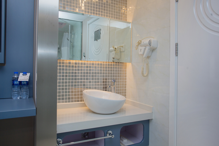 Bathroom, Sushi Select Hotel (Caoyang Road Subway Station), Shanghai
