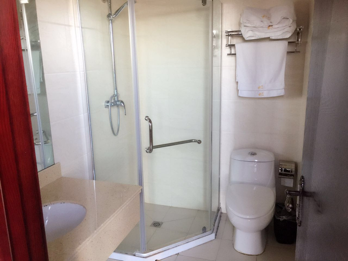 Bathroom, Urba Hotel (Shanhaiguan, Qinhuangdao), Qinhuangdao