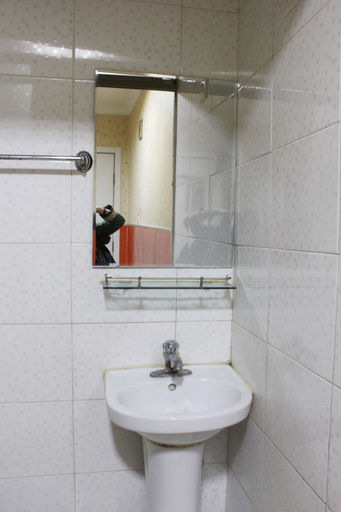 Bathroom 3, Tianci Hostel (Beijing Railway Station), Beijing