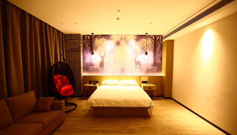 Bedroom, HEART HEALTH HOLIDAY HOTEL, Yulin