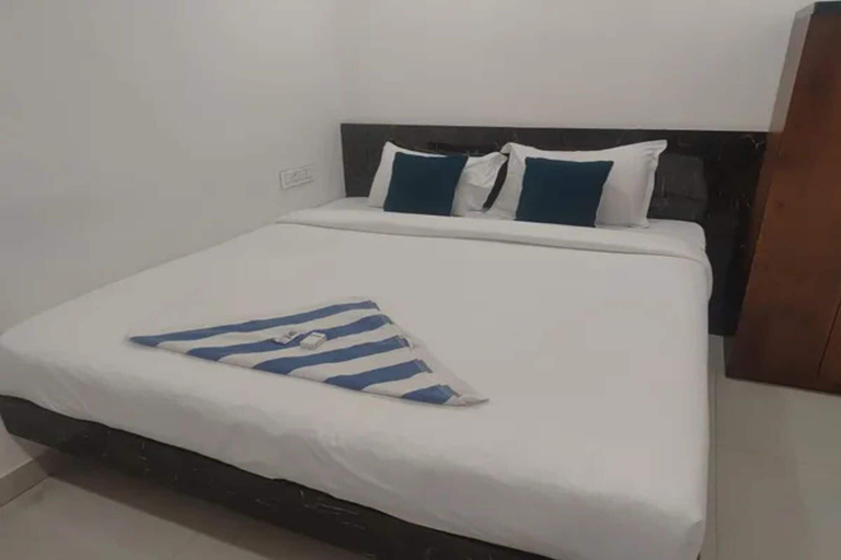 Room 2, Fabhotel Dhaya Grand Inn, Bangalore