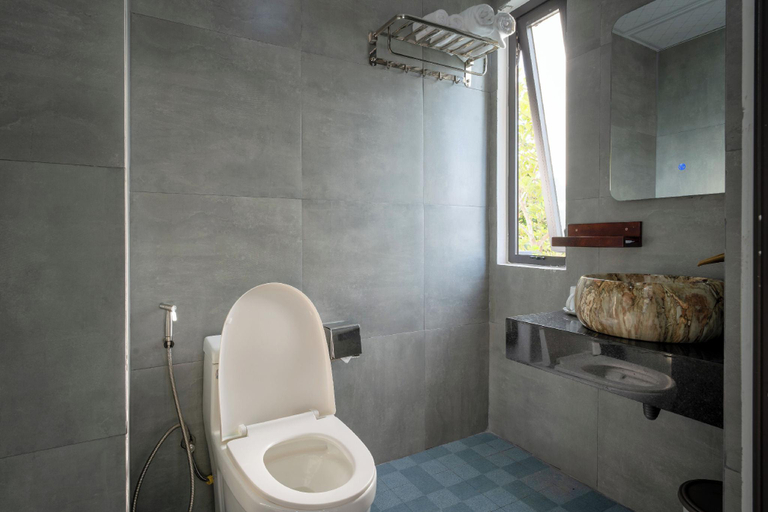 Bathroom 5, Salt Field Riverside Hoi An Villa, Da Nang