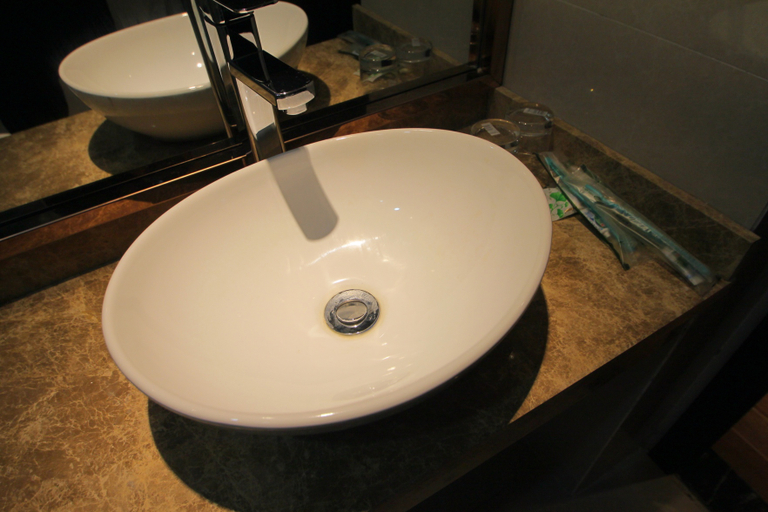 Bathroom 2, Jitai Hotel, Shanghai