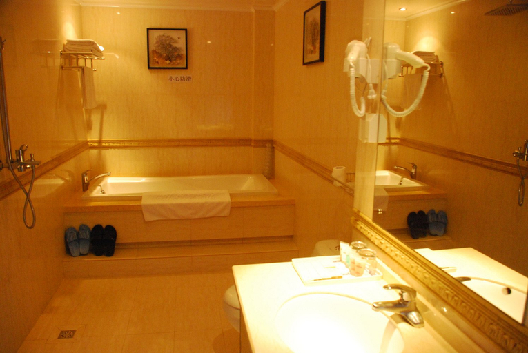 Bathroom 2, Jinyuan Hot Spring Hotel Guangzhou, Guangzhou