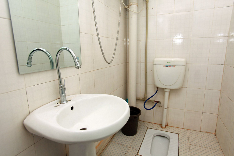 Bathroom 5, Mingyuan Hotel, Chengdu
