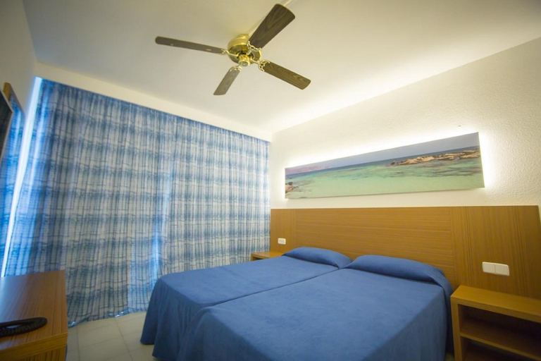 Bedroom 2, Hotel Club Cala Romani, Baleares
