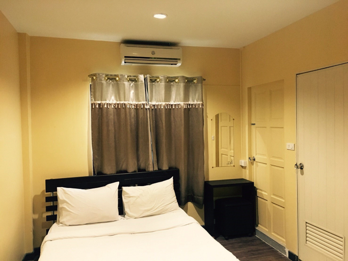 Bedroom 3, The Corner Ratchada, Huai Kwang