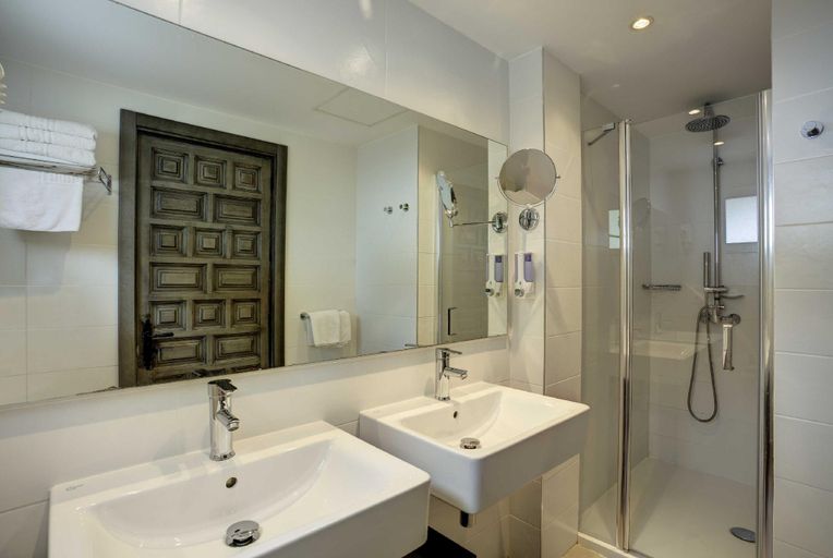 Bathroom 4, TUI MAGIC LIFE Cala Pada - All Inclusive, Baleares