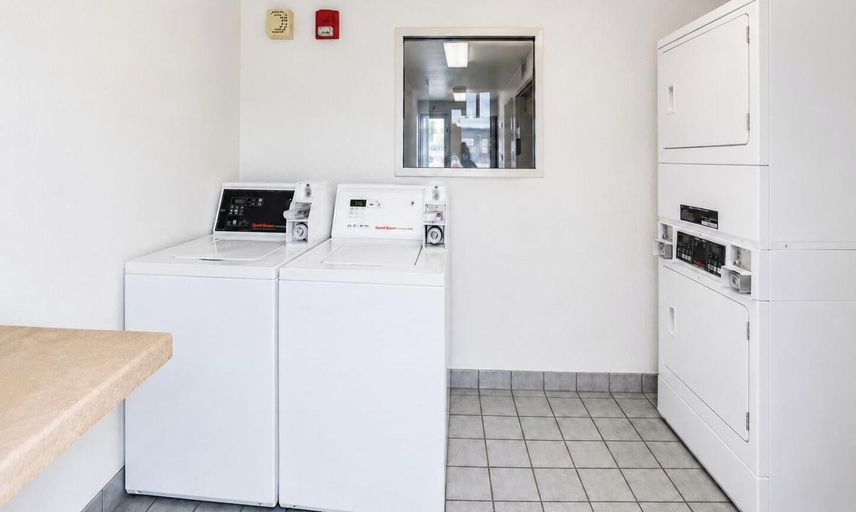Others 5, Motel 6 Yreka, CA, Siskiyou
