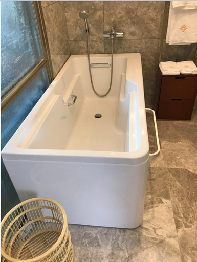 Bathroom 5, Feng Du Hotel, Dezhou