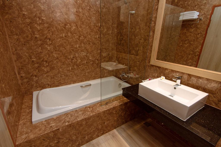 Bathroom 4, Airport Beach Hotel Phuket, Phuket Island