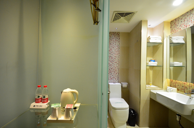 Bathroom 2, Joy Hotel, Wuhan