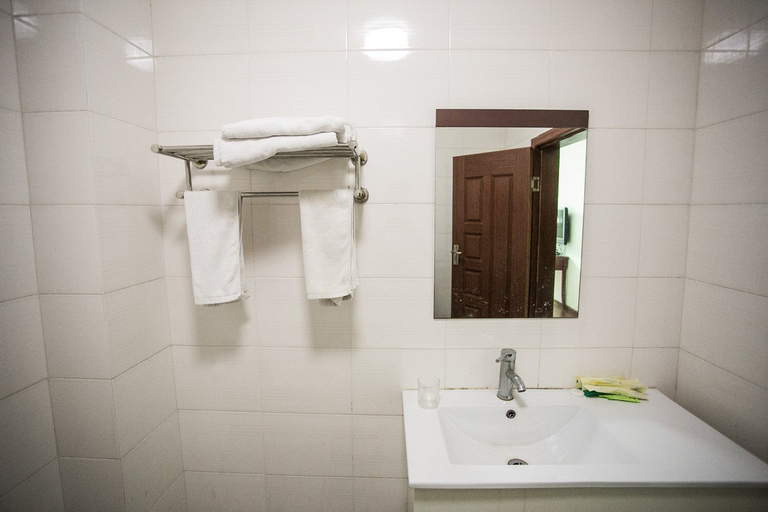 Bathroom 5, Xinjia Hotel, Suzhou