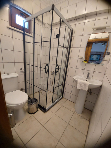 Bathroom 3, Adali Pansiyon, Bozcaada