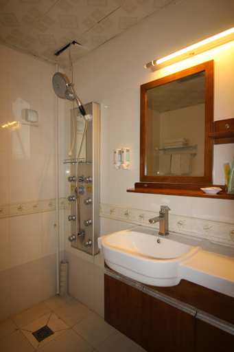 Bathroom 2, HanTing Hotel (Yantai Changdao Scenic Spot), Yantai
