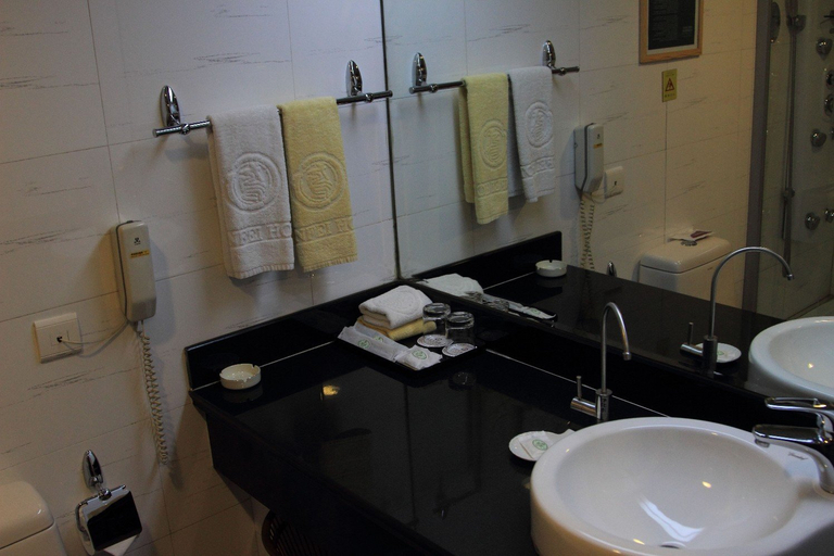 Bathroom 3, Yuanfei Hotel, Weifang