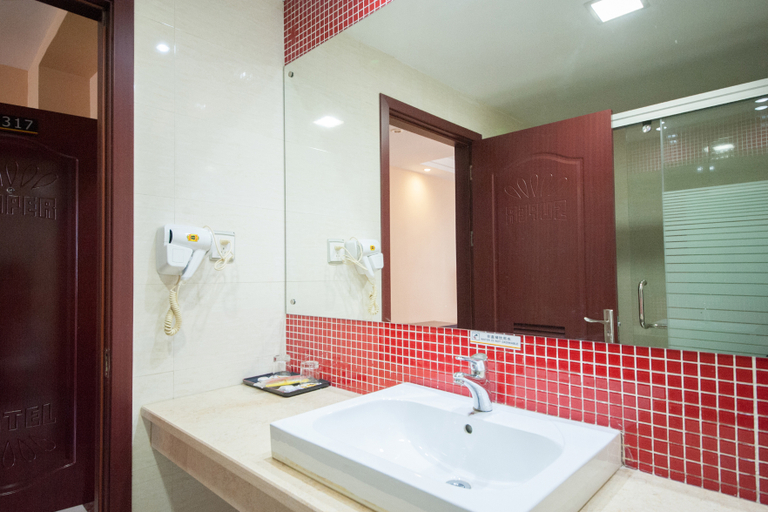Bathroom 3, Super 8 Hai'an North Yong'an Road Branch, Nantong