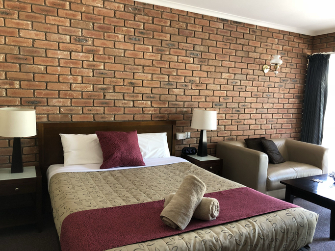Bedroom 2, Jolly Swagman Motor Inn Euroa, Strathbogie