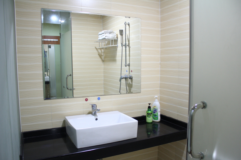 Bathroom 2, Xinye Business Hotel, Foshan