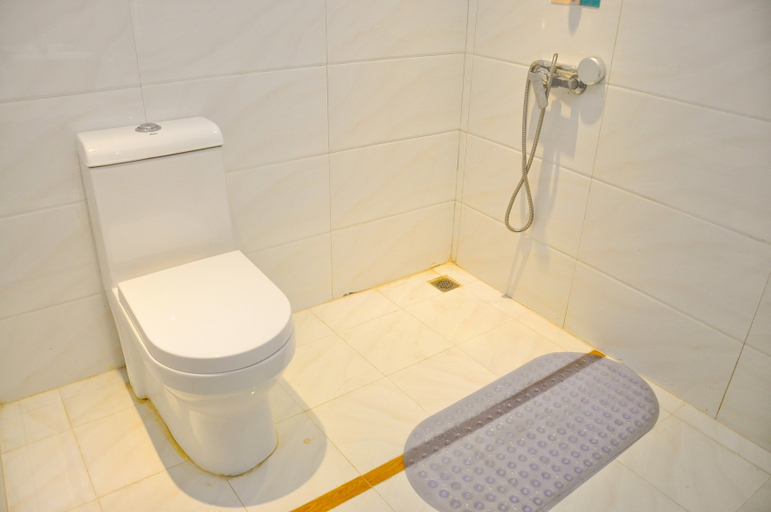 Bathroom 3, Xinzaixian Hotel, Guangzhou