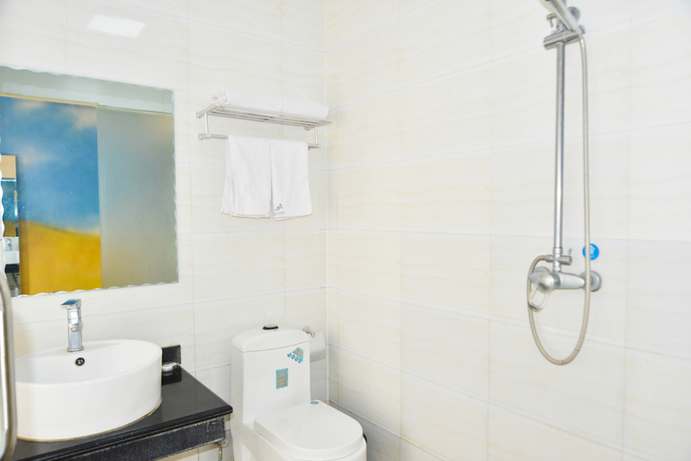 Bathroom 3, Ye County Jincheng Theme Hotel, Pingdingshan