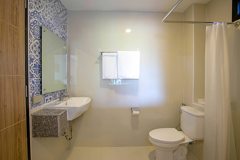 Bathroom 3, De Resto, Hat Yai