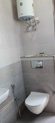 Bathroom, HOTEL MB NIRALA SHYAM, Sikar