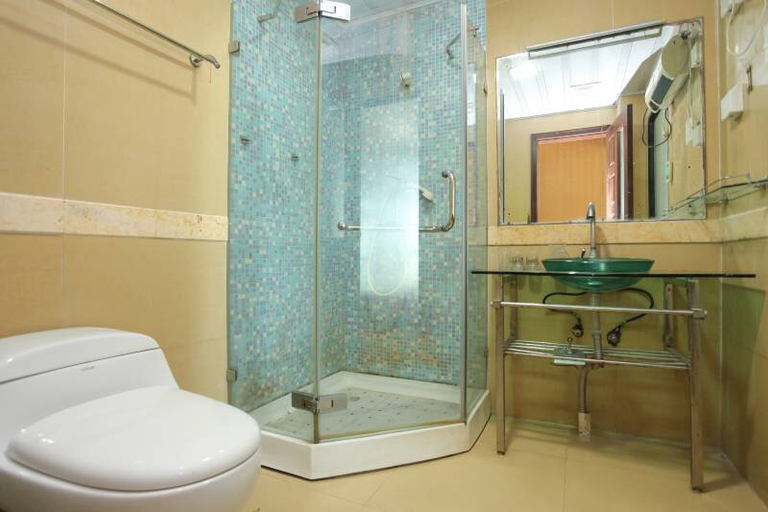 Bathroom 2, Venice Crown Holiday Center, Lianyungang