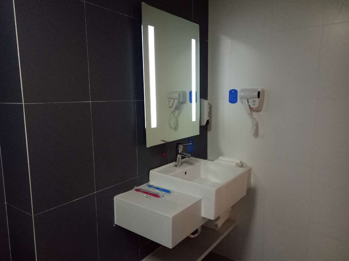 Bathroom 4, Hanting Hotel Jiashan Tingqiao Road, Jiaxing