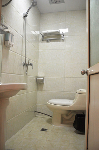 Bathroom 2, Qunshengxing Hotel, Qingdao