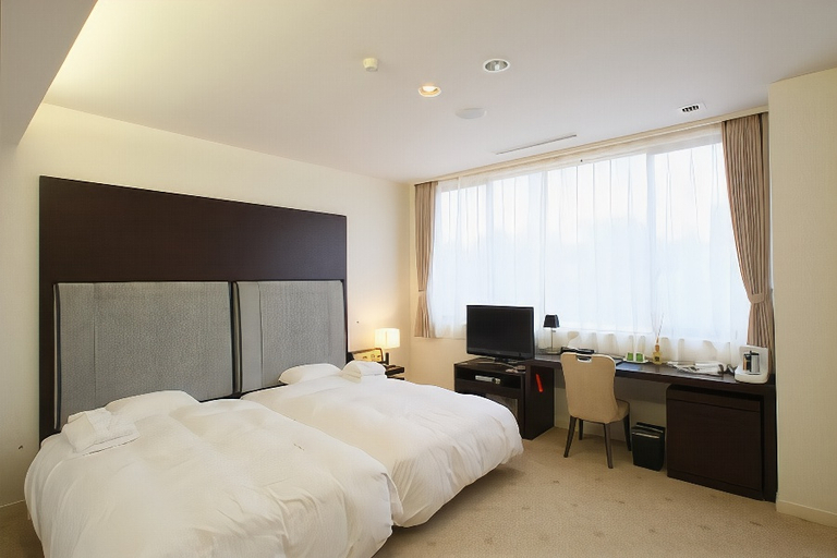 Bedroom 2, Saijo Hakuwa Hotel, Higashihiroshima