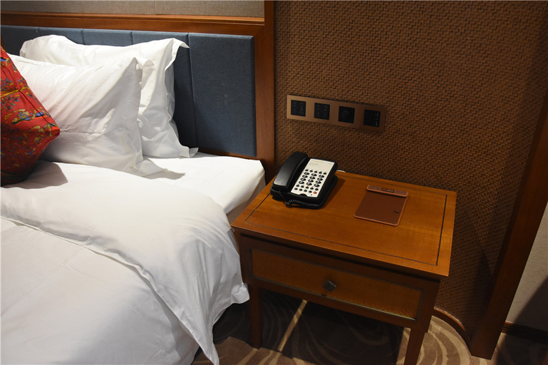 Bedroom 2, Taigu International Hotel, Xishuangbanna Dai