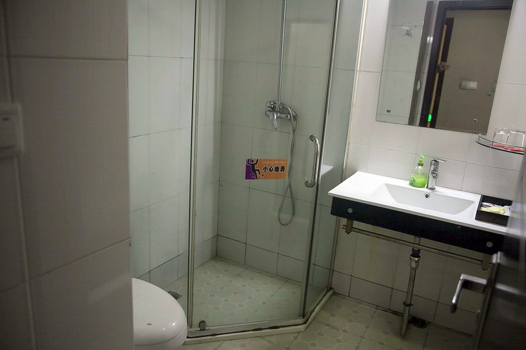 Bathroom 3, Longxiang Business Hotel, Wenzhou