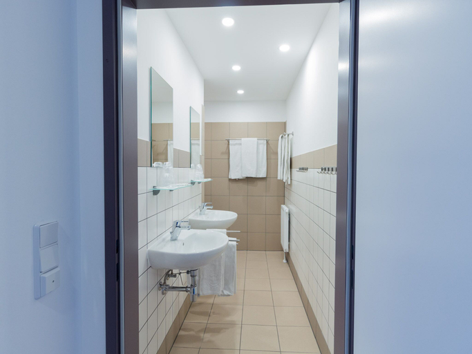 Bathroom, Win Budget B&B, Wiener Neustadt