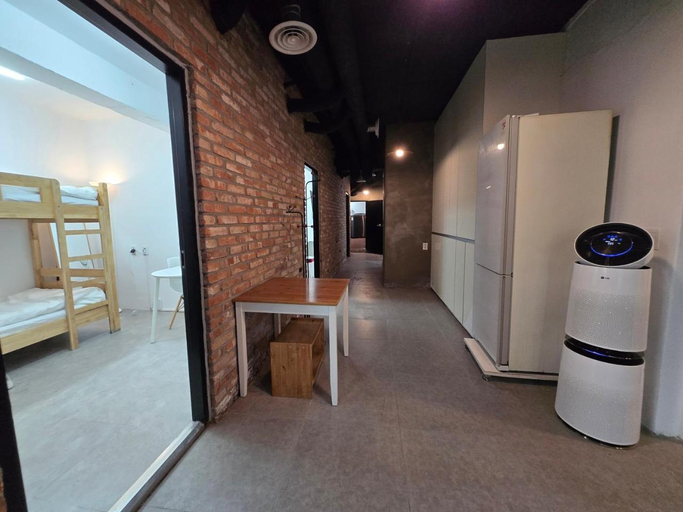 Others 4, JK House, Seodaemun