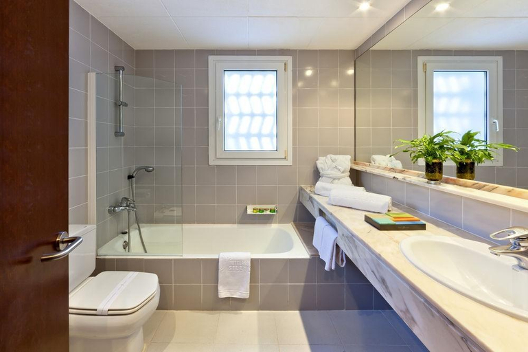 Bathroom, Park Hotel San Jorge & Spa by Escampa Hotels, Girona