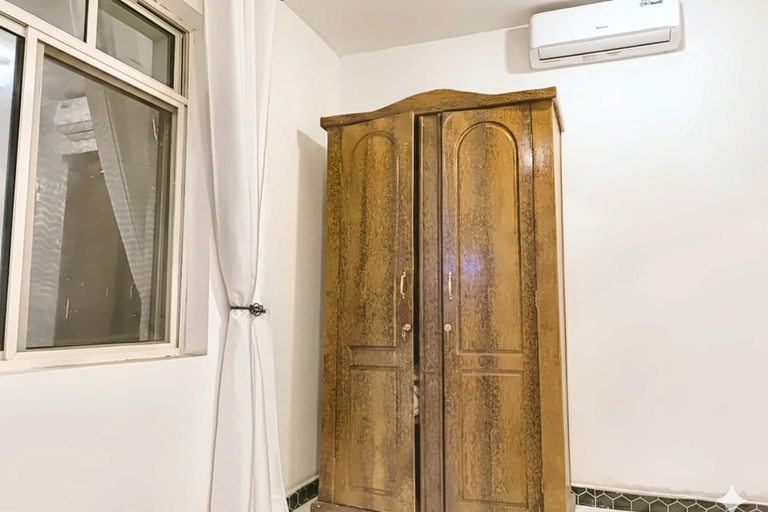 Interior 3, Private Beachfront Apartment with Ocean Views in Zanzibar, Kati