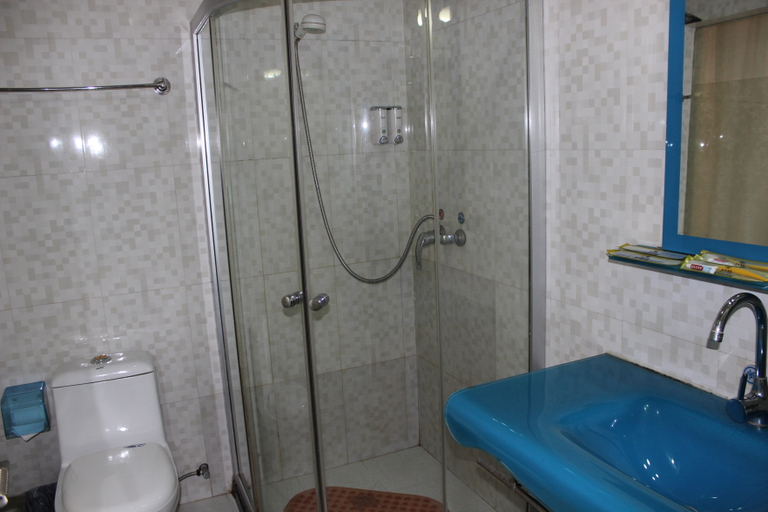 Bathroom 5, Jianyang Juyi Hotel, Chengdu