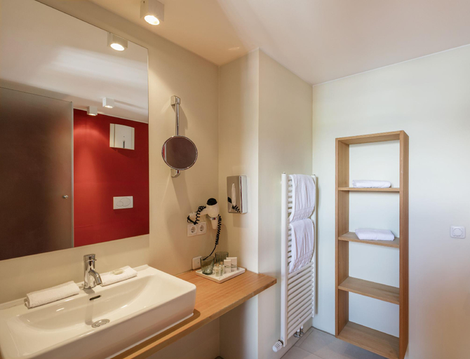Bathroom 4, TAUROA Seehotel Grundlsee, Liezen