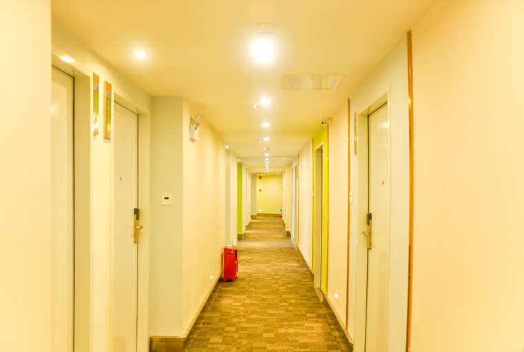Others 4, 八号连锁酒店(深圳东站布吉地铁站店), Shenzhen