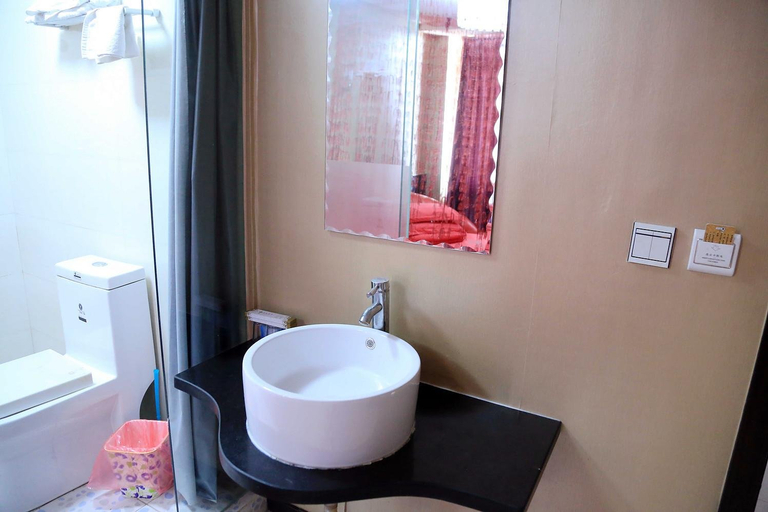 Bathroom, New Concept Fashion Hotel Dalian, Dalian